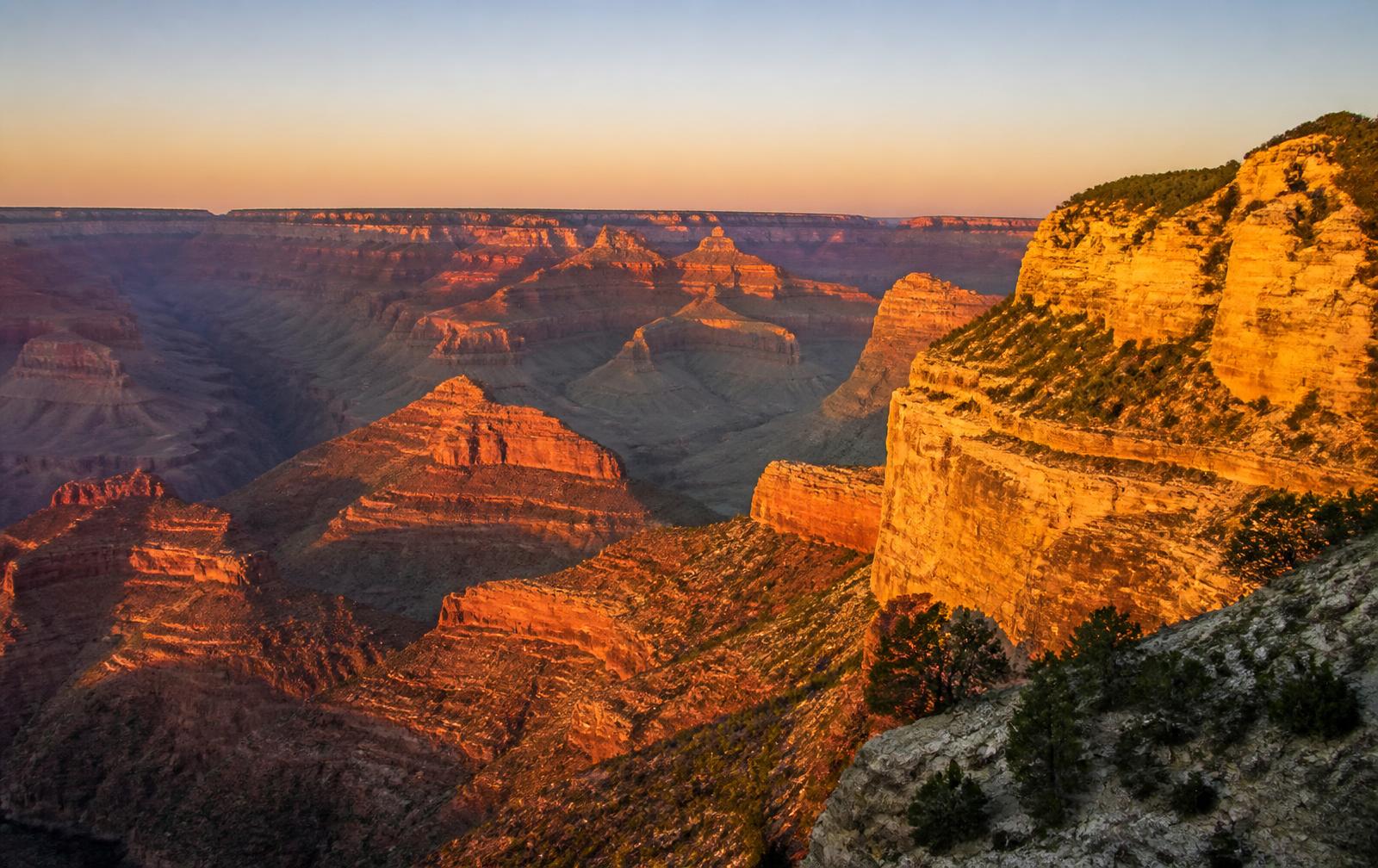 Cảnh quan Grand Canyon vào giờ hoàng hôn